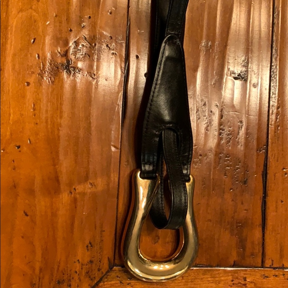 Beautiful belt with gorgeous heavy buckle. Black